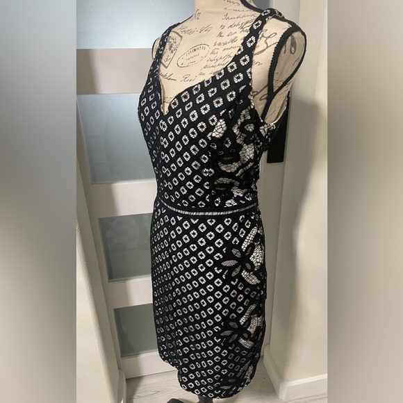 Guess Black Sleeveless Mini Lacey sheath cocktail Dress - Picture 6 of 8